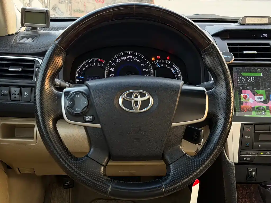Toyota Camry 2016 — фото 11
