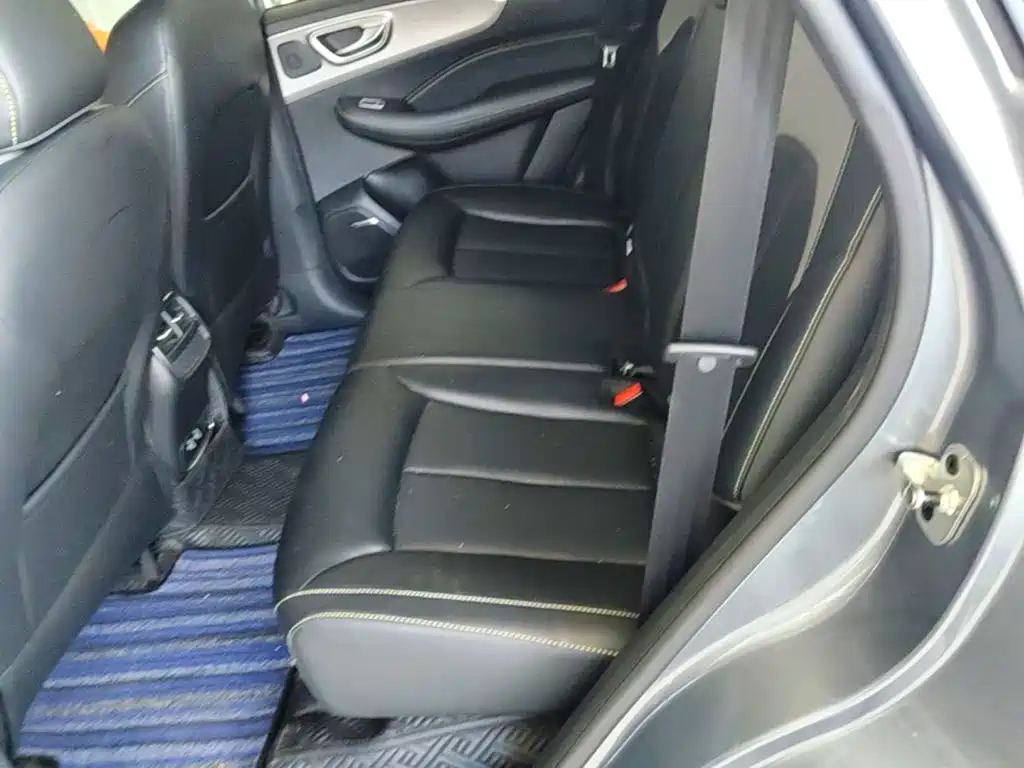 Roewe RX5 New Energy 2021 — фото 17