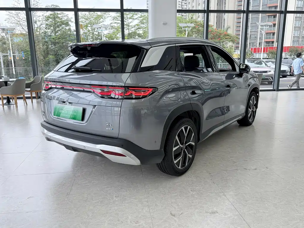BYD L DM-i 2026 — фото 4