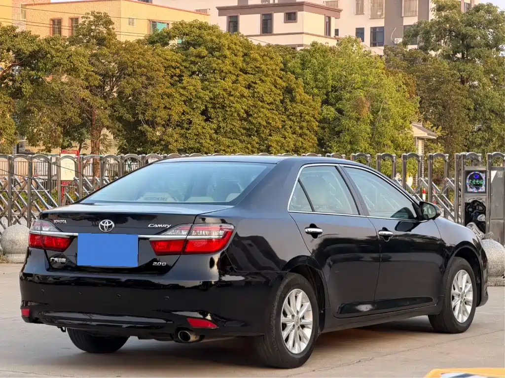 Toyota Camry 2016 — фото 27