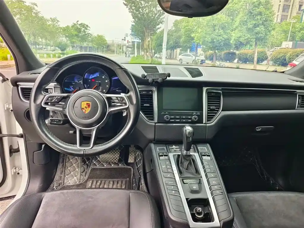 Porsche Macan 2018 — фото 8