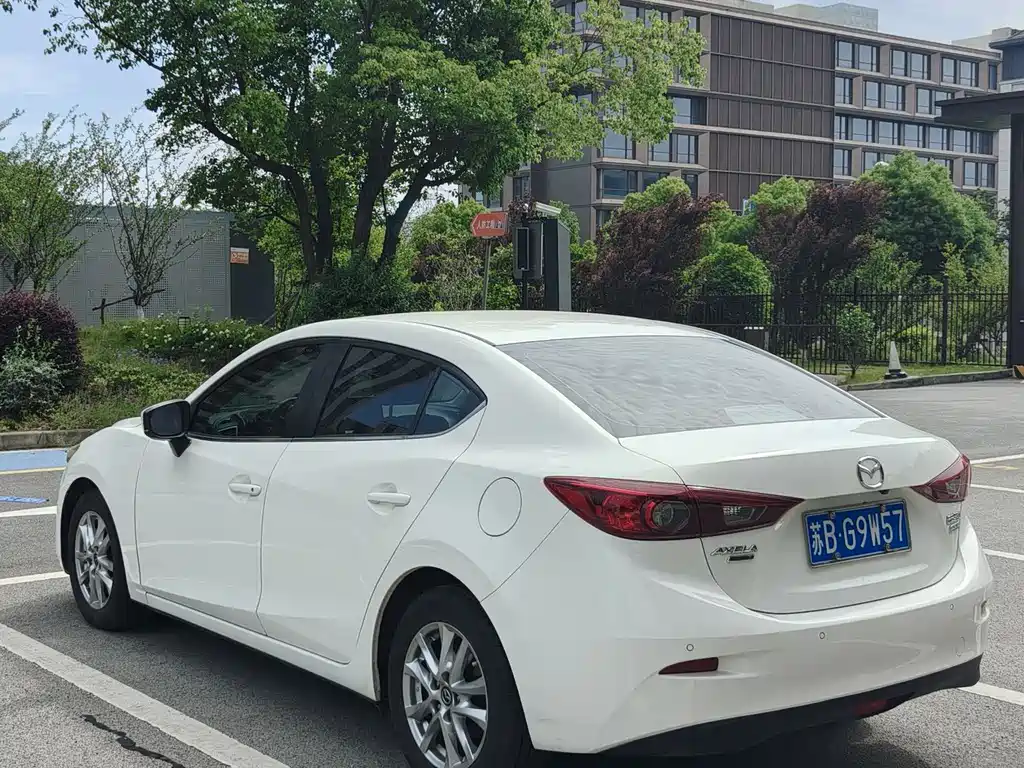 Mazda 3 Axela 2017 — фото 6