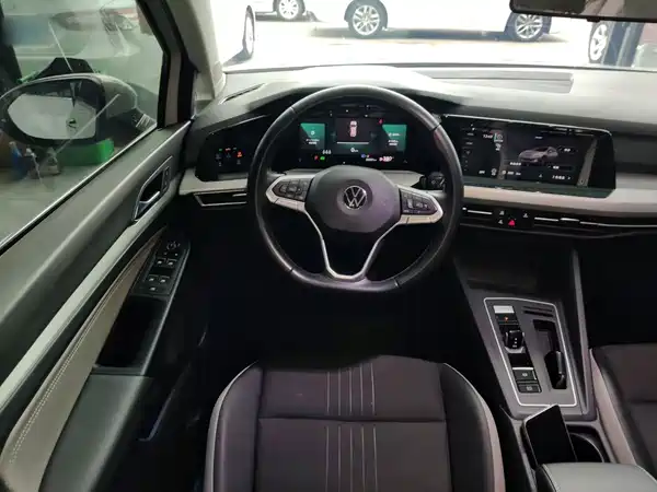 Volkswagen Golf 2021