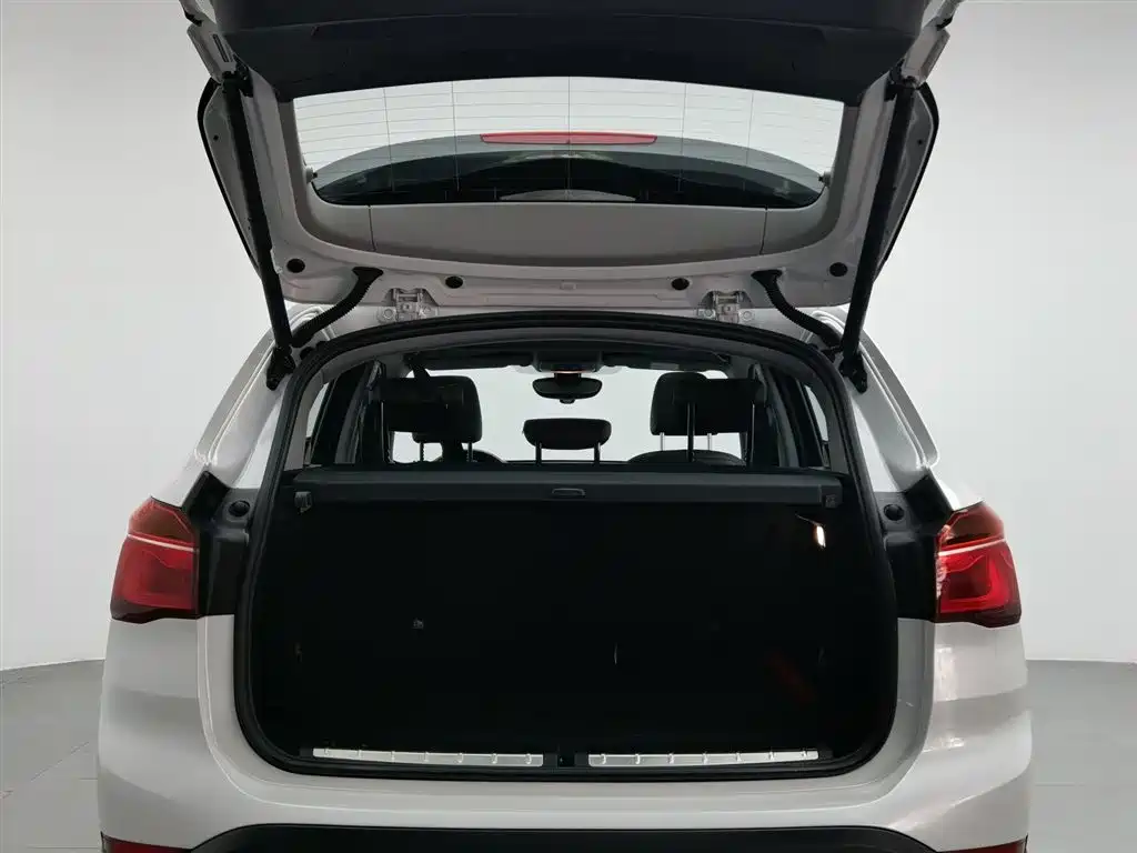 BMW X1 2017 — фото 16