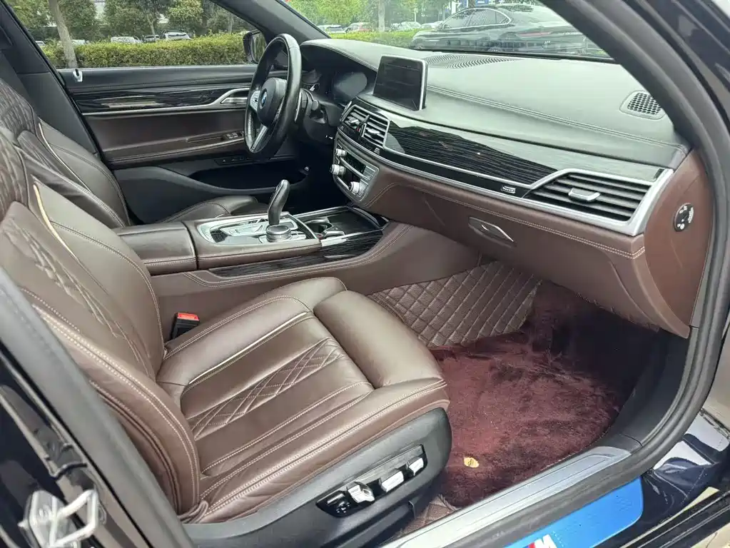 BMW 7 Series 2022 — фото 17