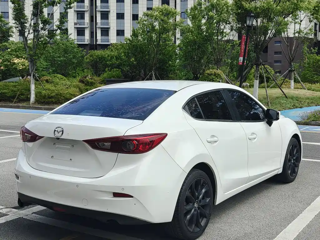 Mazda 3 Axela 2015 — фото 5