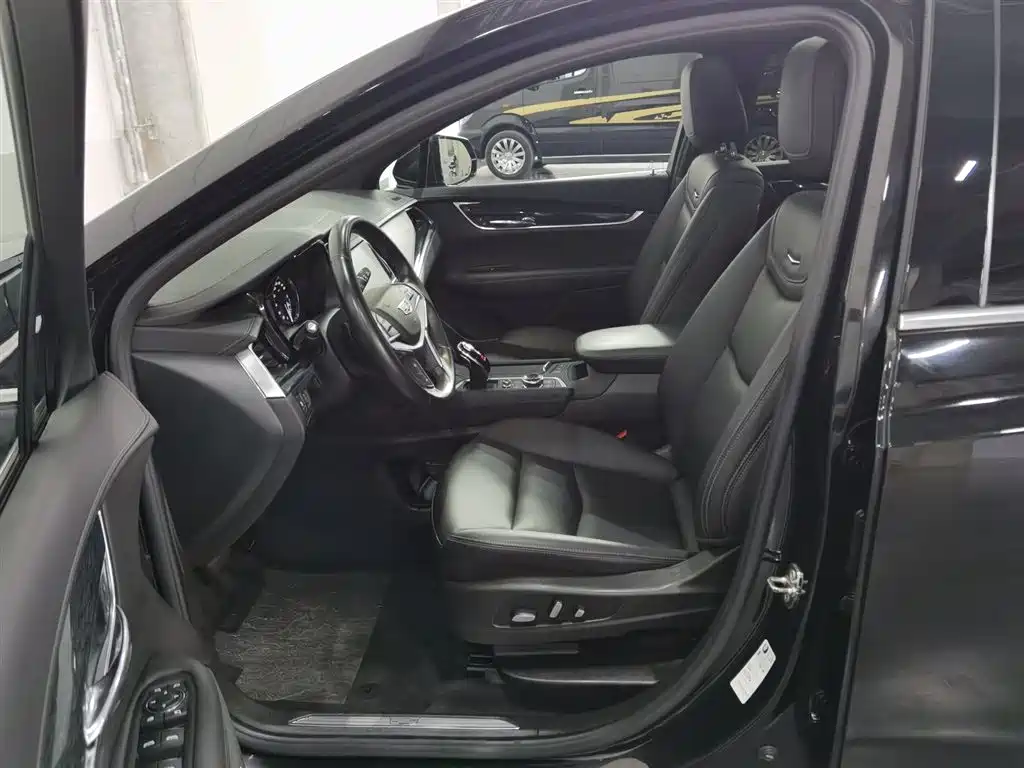 Cadillac XT5 2022 — фото 10