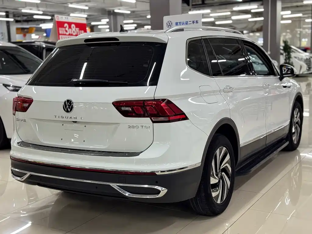 Volkswagen Tiguan L 2023 — фото 10