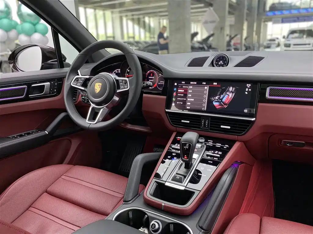 Porsche Cayenne 2019 — фото 12