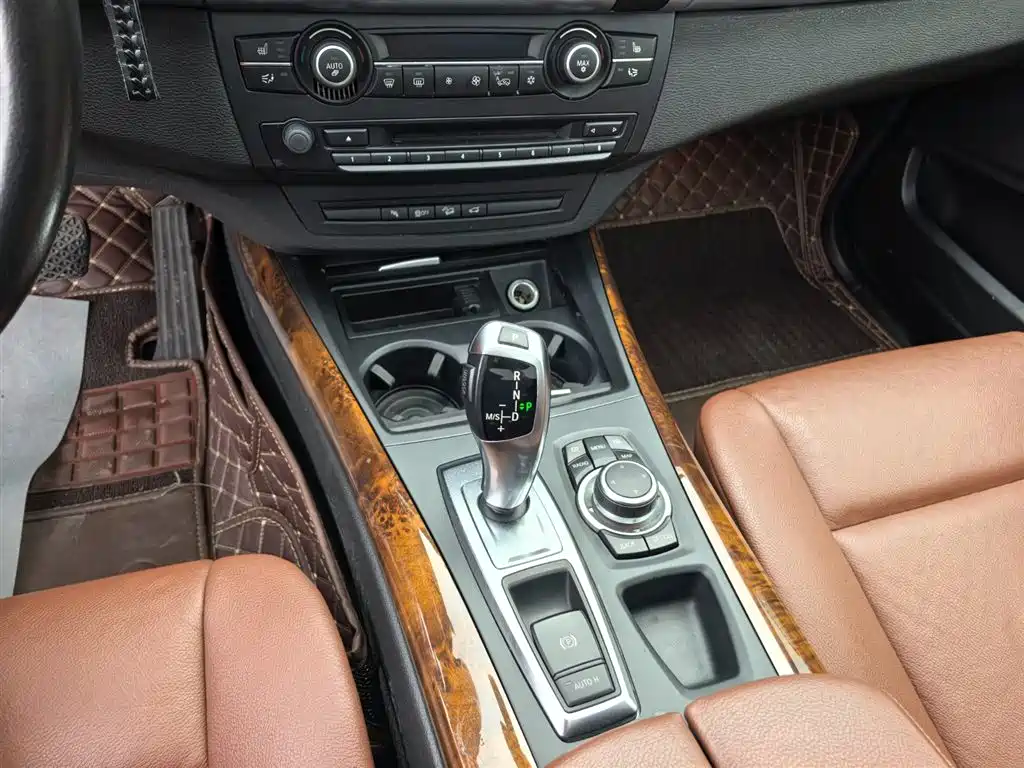BMW X5 2011 — фото 17
