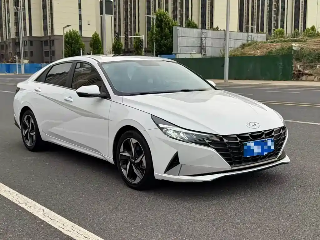 Hyundai Elantra 2022