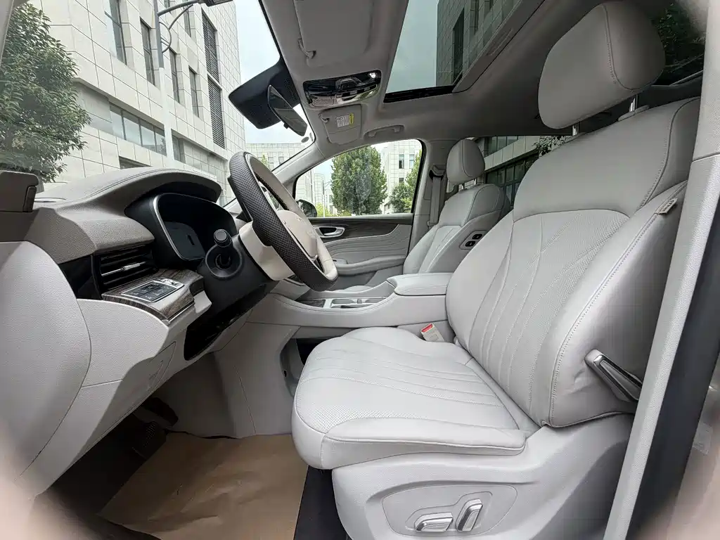 Roewe iMAX8 New Energy 2025 — фото 23