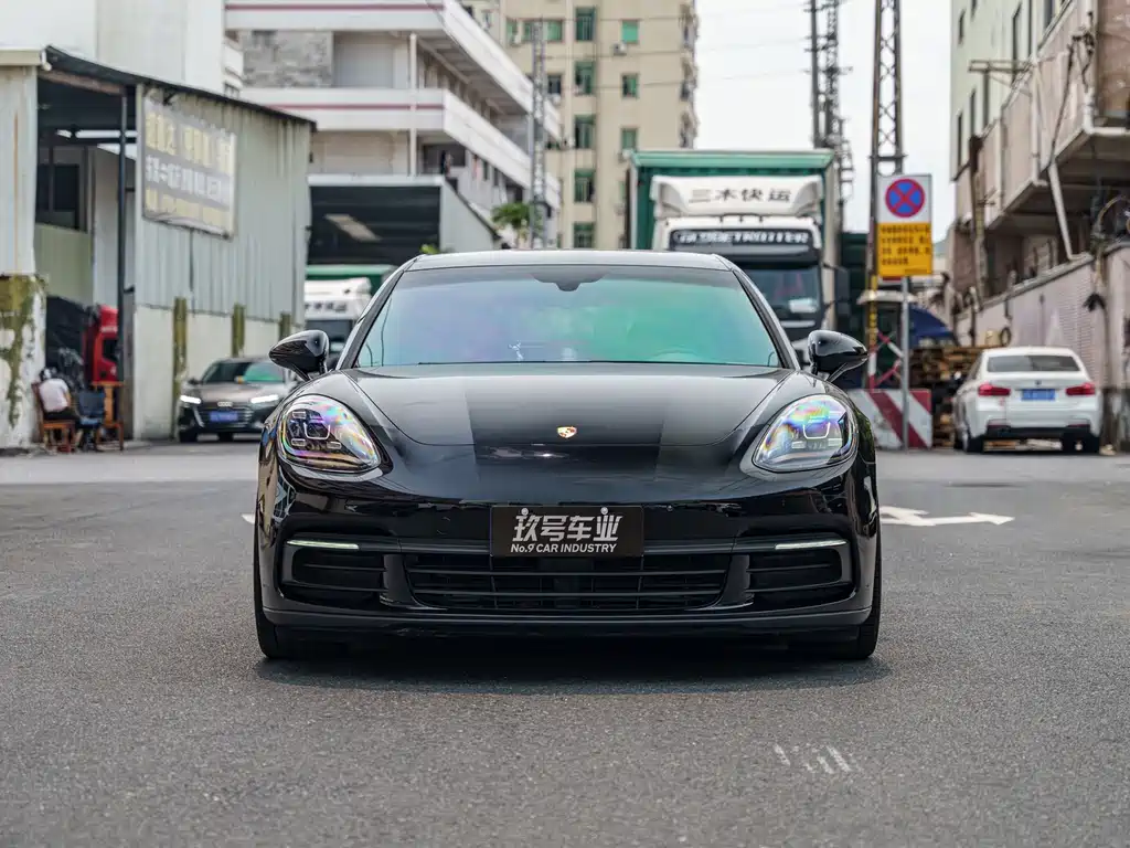 Porsche Panamera 2018 — фото 2
