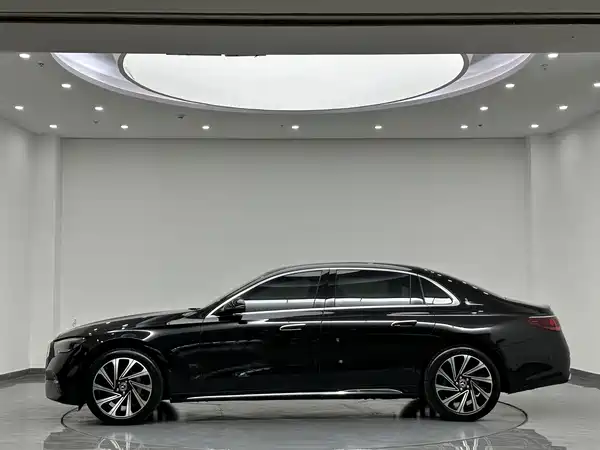 Mercedes-Benz E-Class 2025
