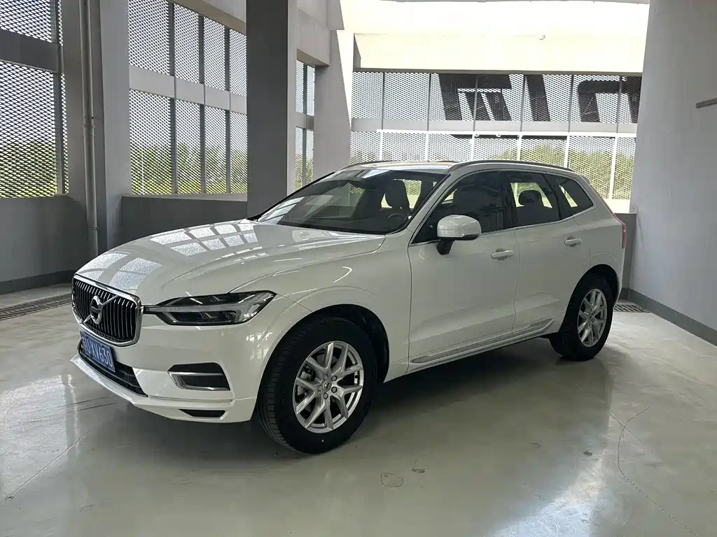 Volvo XC60 2020 — фото 1
