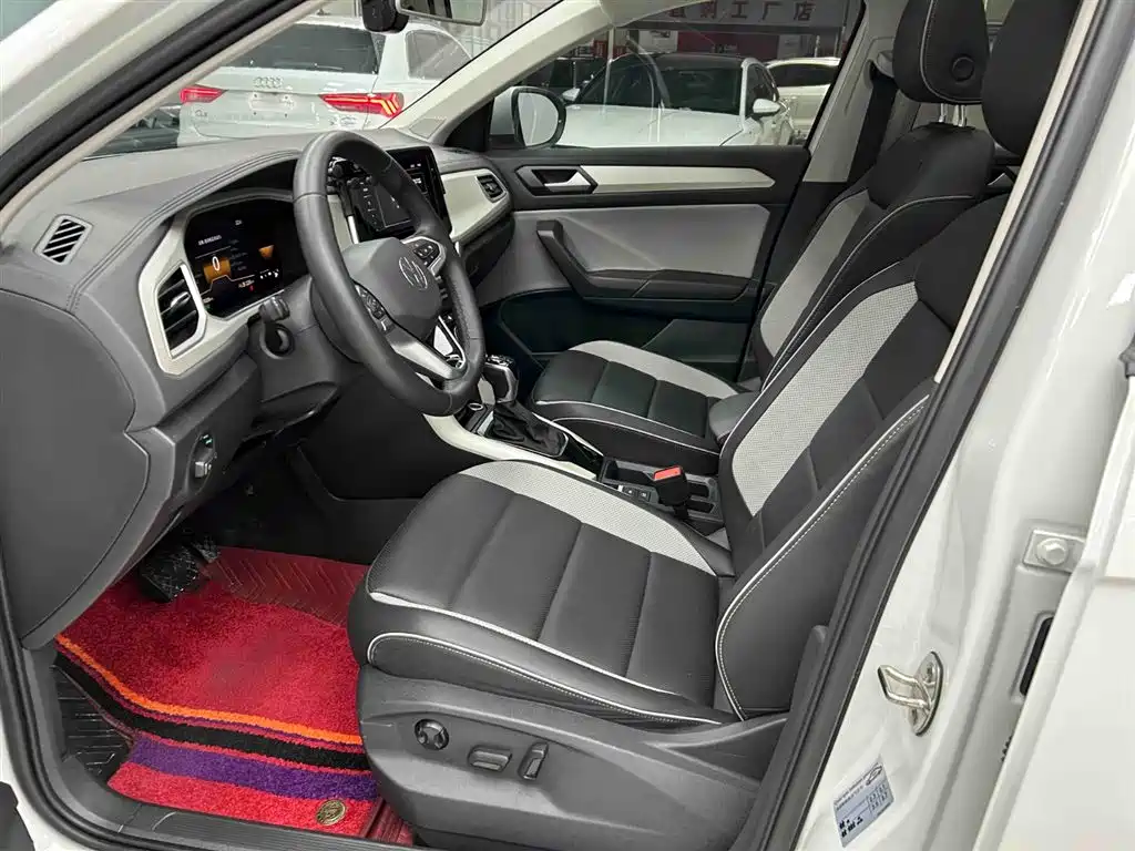 Volkswagen T-Roc 2023 — фото 11