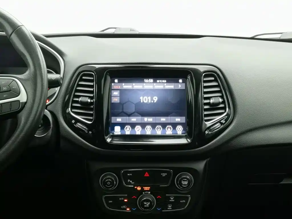 Jeep Compass 2020 — фото 12