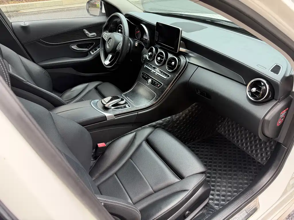 Mercedes-Benz C-Class 2017 — фото 13
