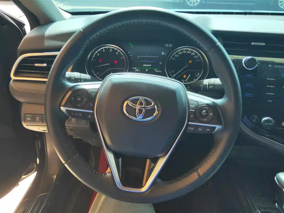 Toyota Camry 2020 — фото 15