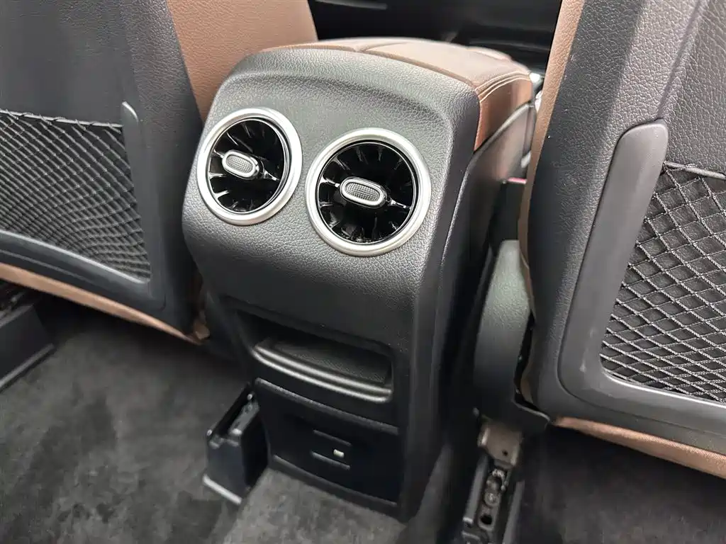 Mercedes-Benz GLB 2023 — фото 23