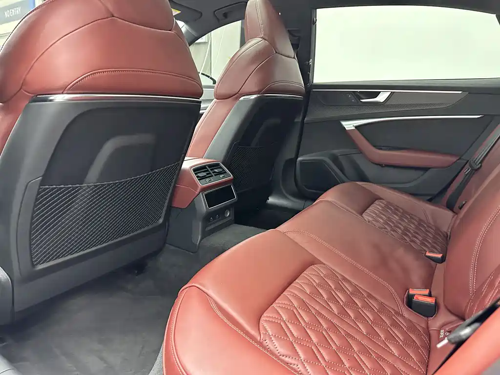 Audi A7L 2022 — фото 14