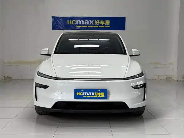 Tesla Model Y 2025