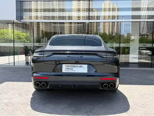 Porsche Panamera 2022