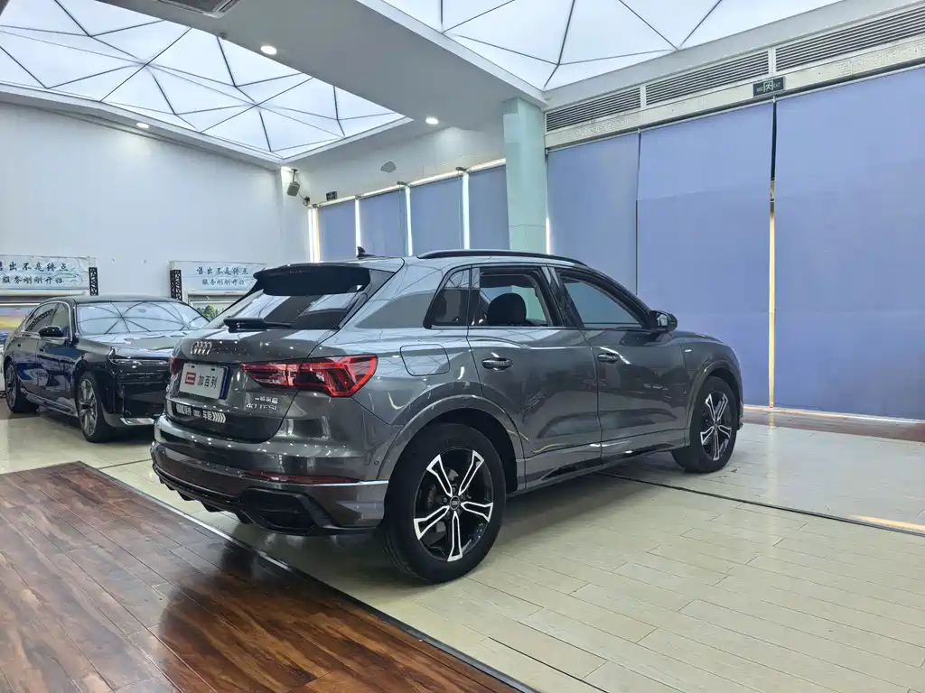 Audi Q3 2021 — фото 14