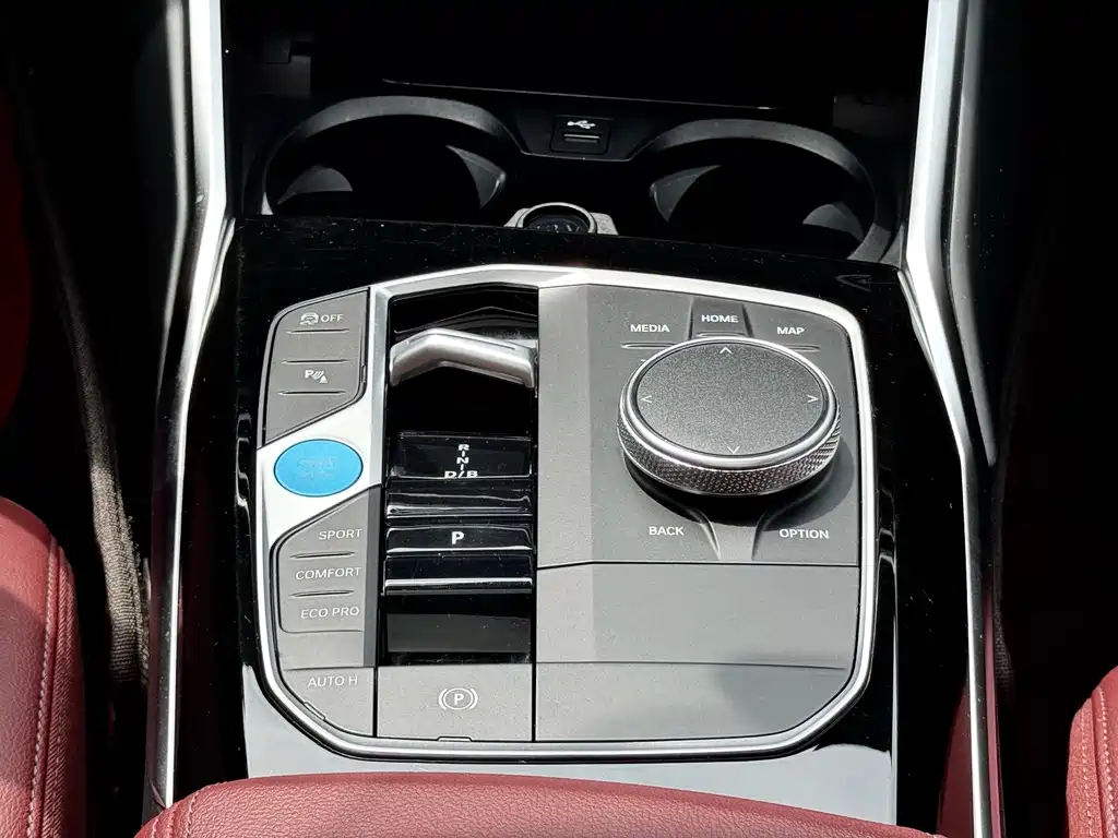 BMW i3 2024 — фото 12