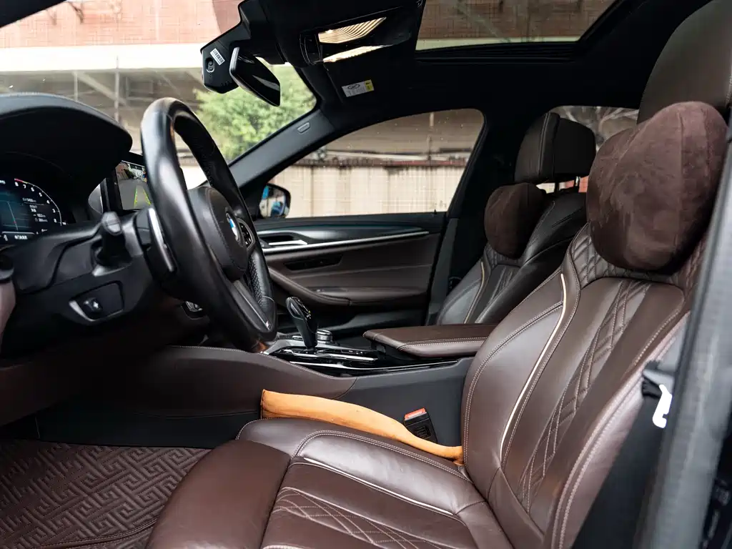 BMW 5 Series 2023 — фото 13