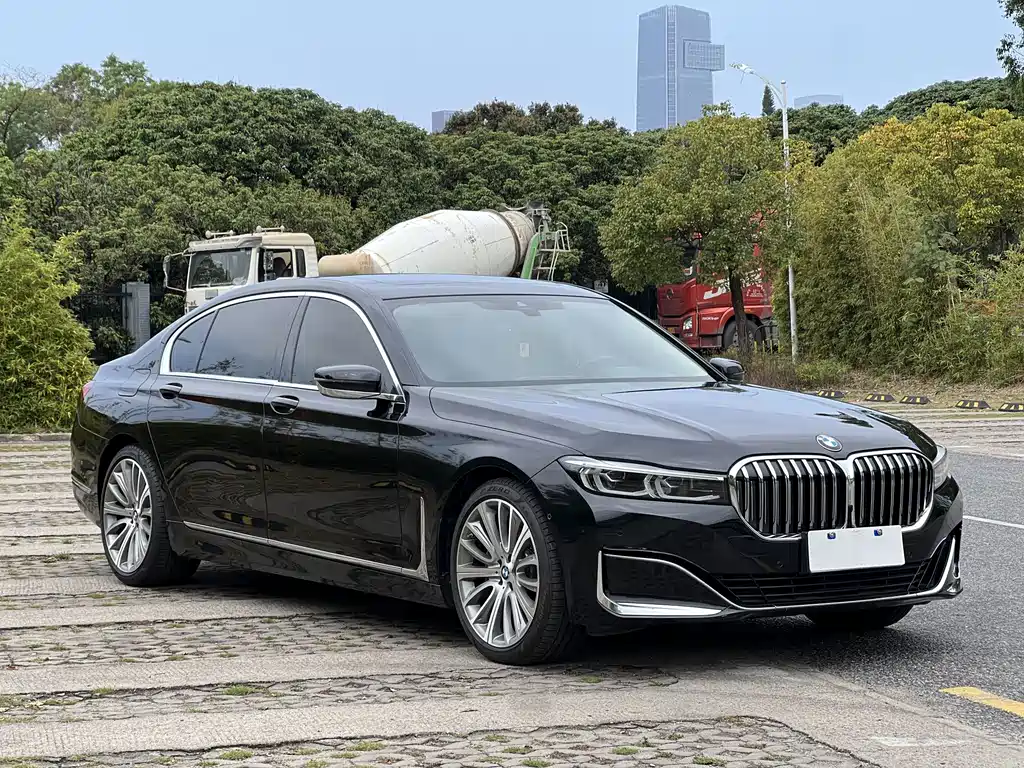 BMW 7 Series 2021 — фото 3