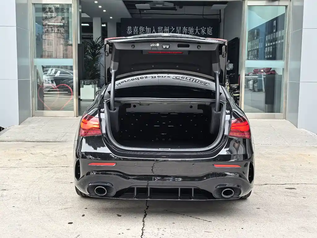 Mercedes-Benz A-Class AMG 2025 — фото 18