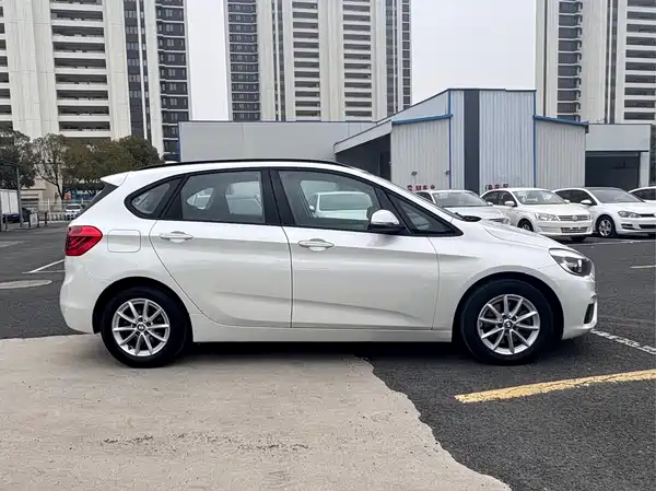 BMW 2 Series Station Wagon 2017
