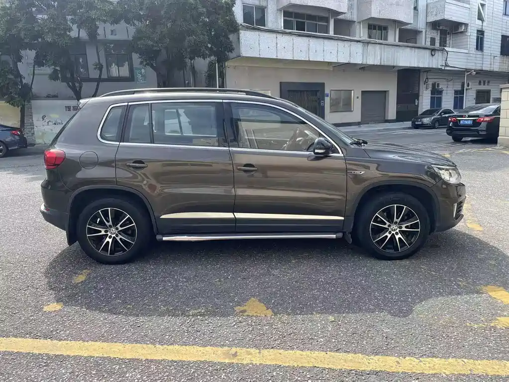 Volkswagen Tiguan 2015 — фото 4