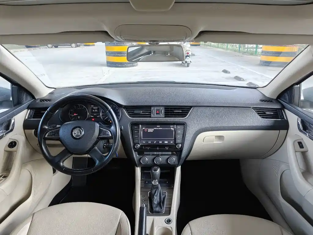 Skoda Octavia 2014 — фото 8