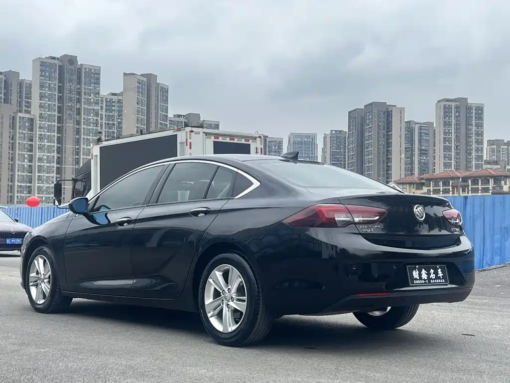 Buick Regal 2018 — фото 16