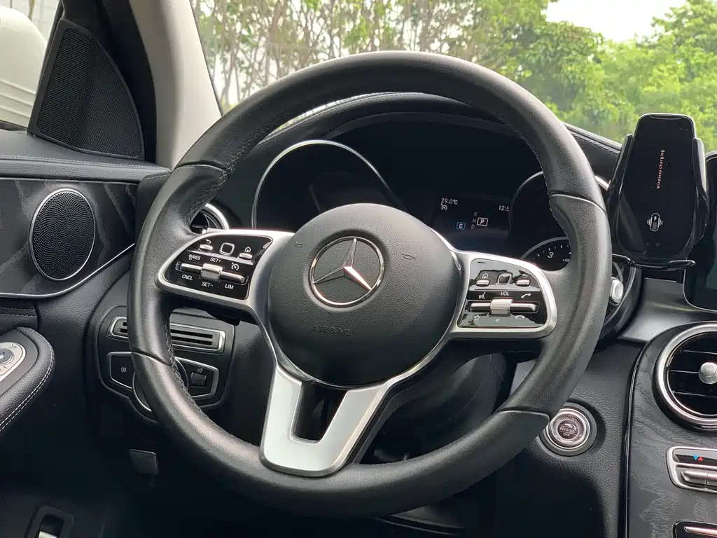 Mercedes-Benz C-Class 2019 — фото 19