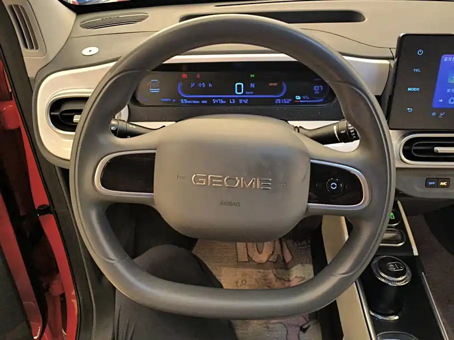 Geely Galaxy Panda 2025 — фото 14