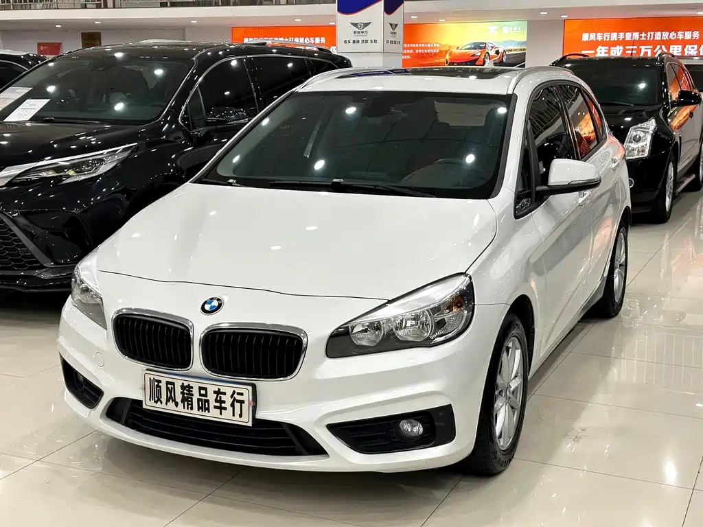 BMW 2 Series Station Wagon 2017 — фото 27