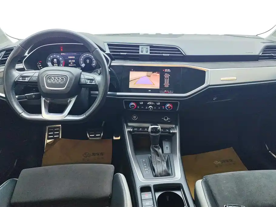 Audi Q3 2021 — фото 12