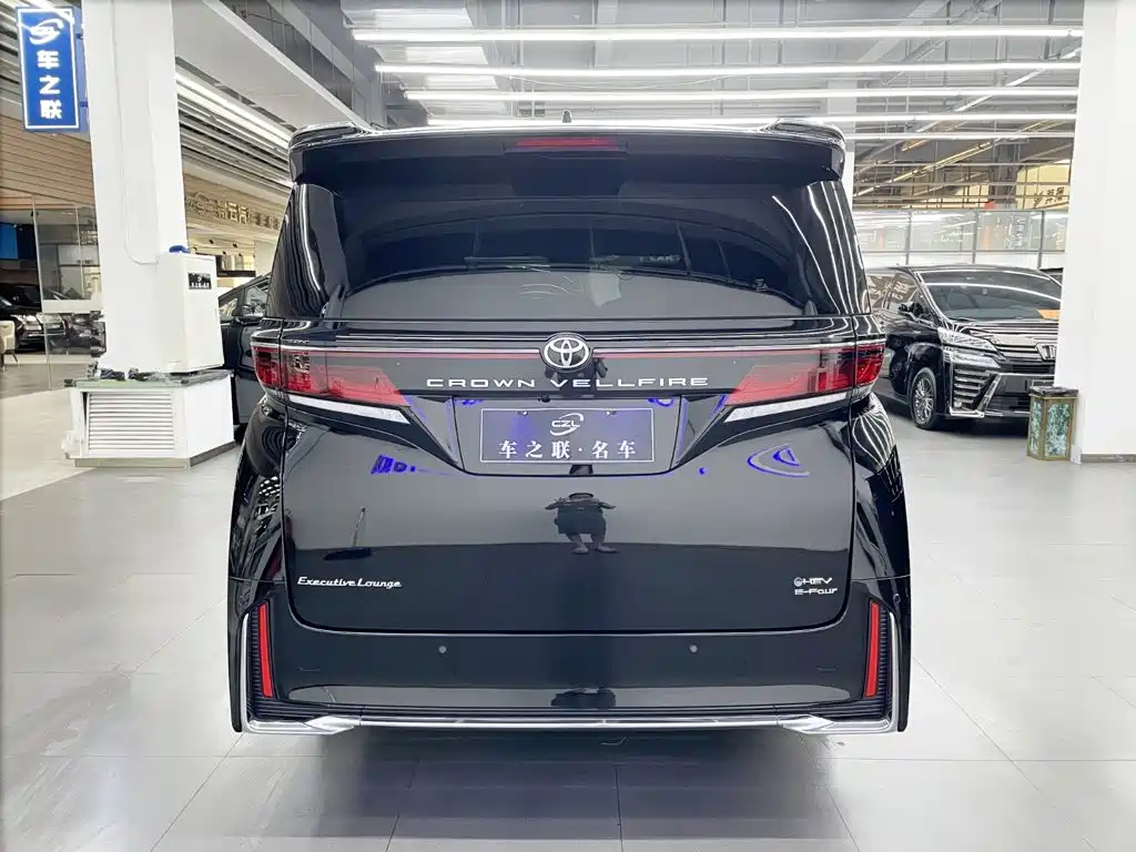 Toyota Vellfire 2024 — фото 5
