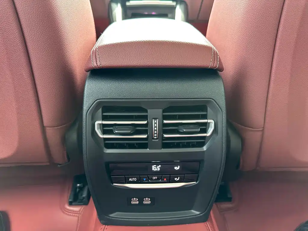 BMW 3 Series 2023 — фото 17