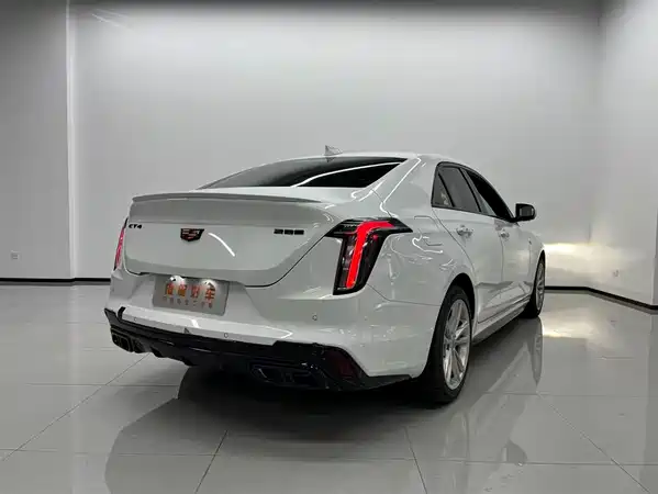Cadillac CT4 2022