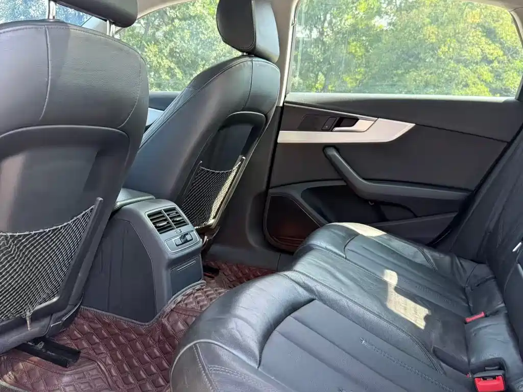 Audi A4L 2018