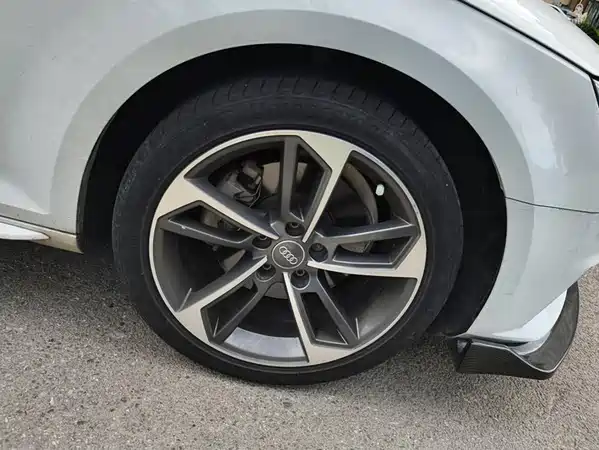 Audi A4L 2017