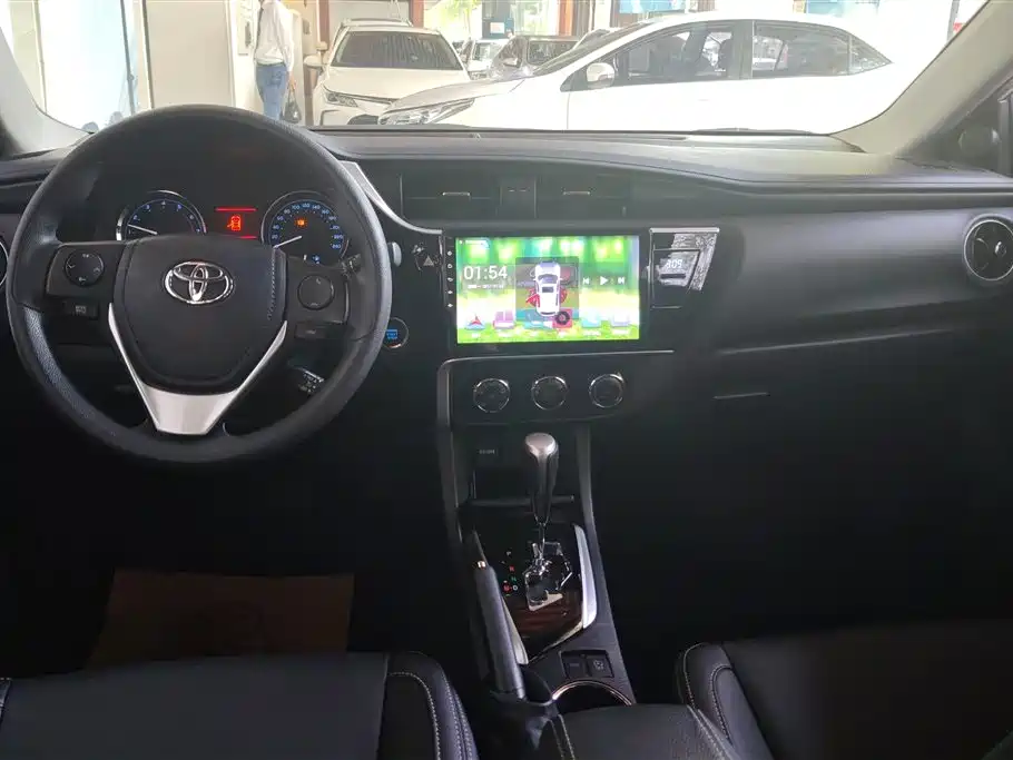 Toyota Corolla 2018 — фото 12
