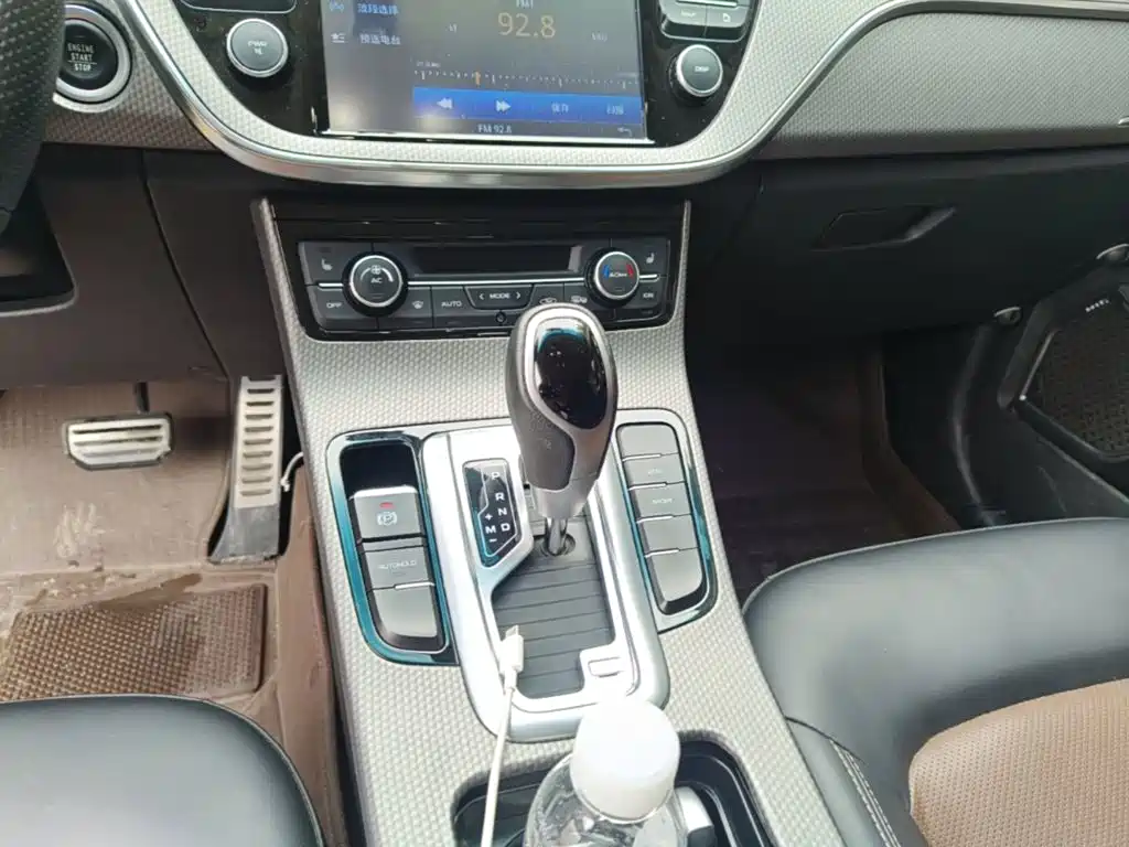 Geely Emgrand GS 2017 — фото 14