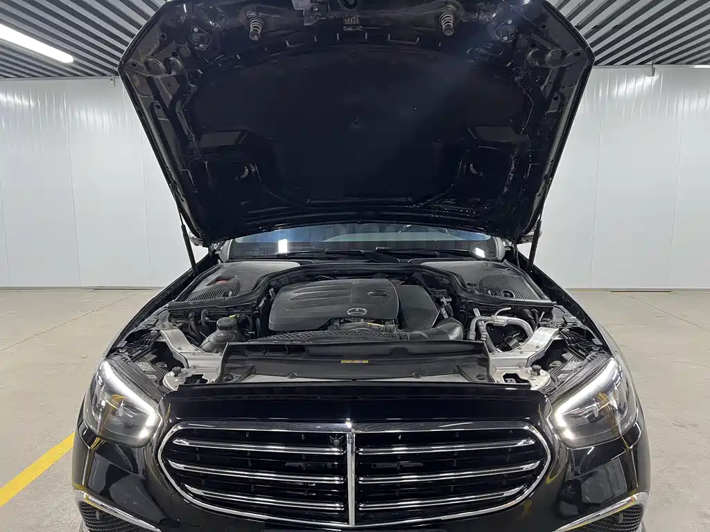 Mercedes-Benz E-Class 2021 — фото 17