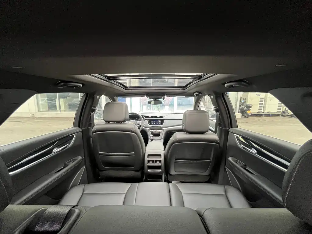 Cadillac XT5 2024 — фото 16