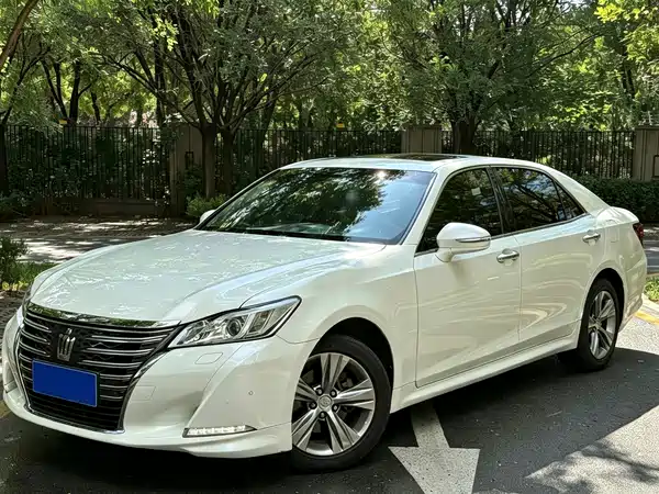 Toyota Crown 2017